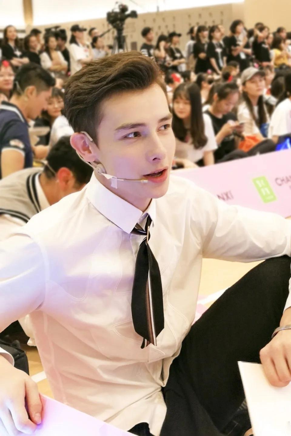 中国人民大学最帅留学生!一开口东北话十级:哎呀妈呀,老帅了