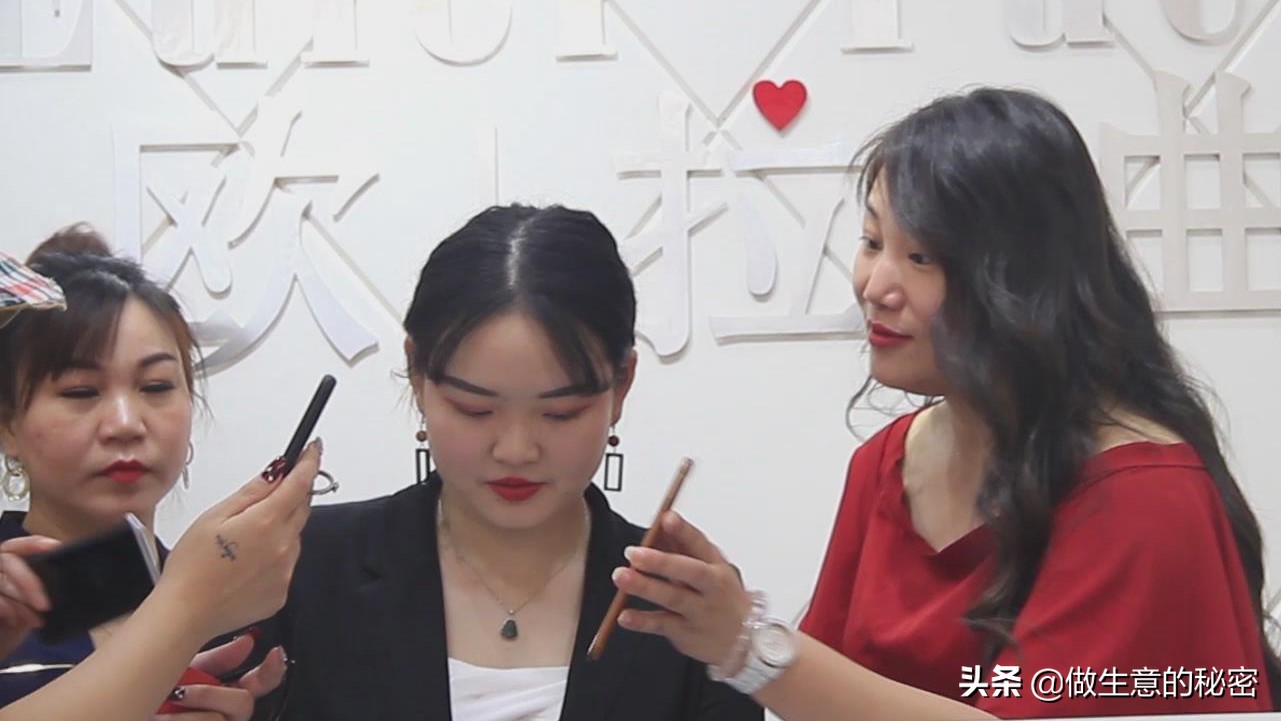 一个内衣店营业额5万,一个内衣店需要投资多少钱