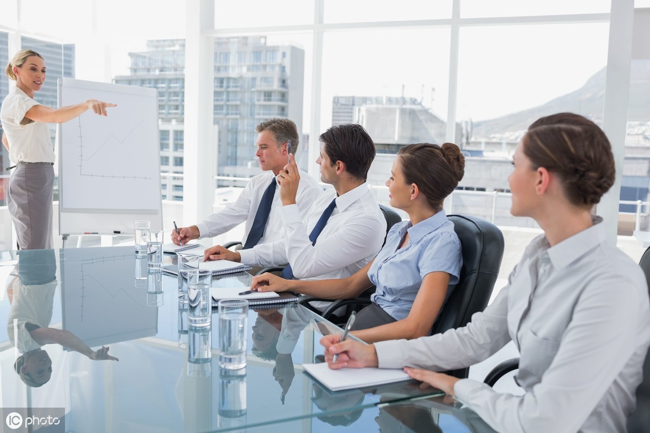 教师评优表彰大会主持词,幼儿园评优总结表彰会主持词