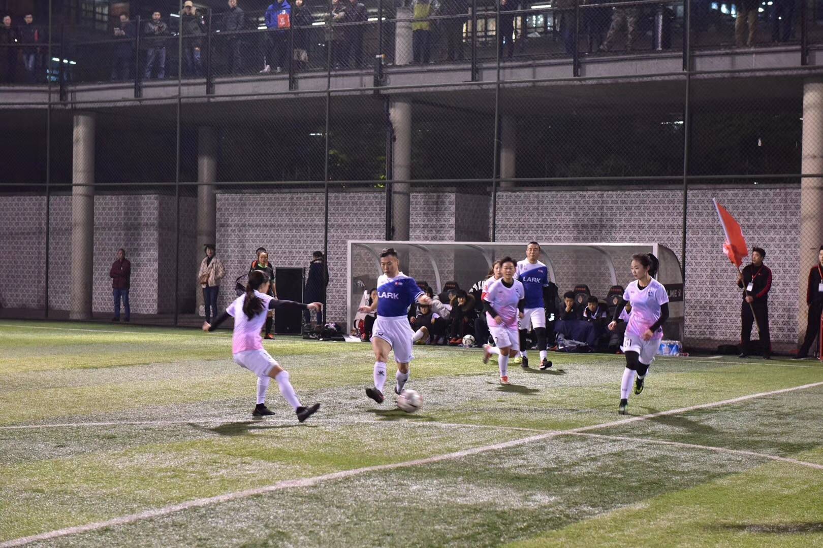 成都网红足球女队,女子足球队成都