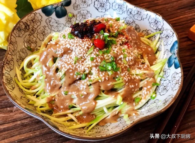 爽口凉菜西葫芦的做法,西葫芦丝麻酱凉拌做法大全图解