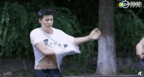 李现有没有腹肌,李现的真腹肌