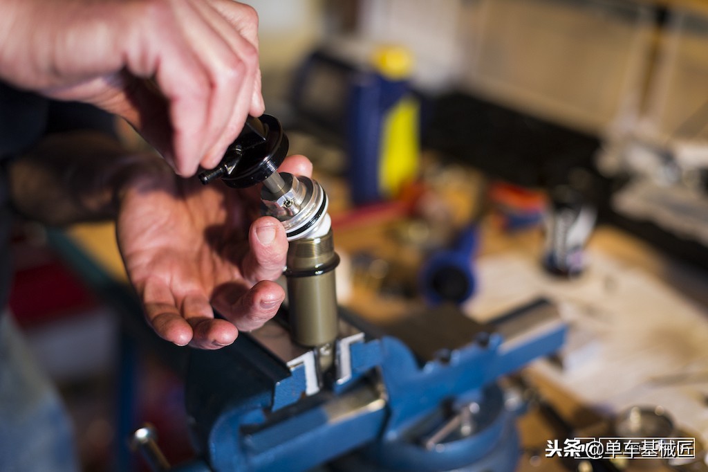 世界上最快，最气动的速降自行车，有人用它达到了223.3km每小时