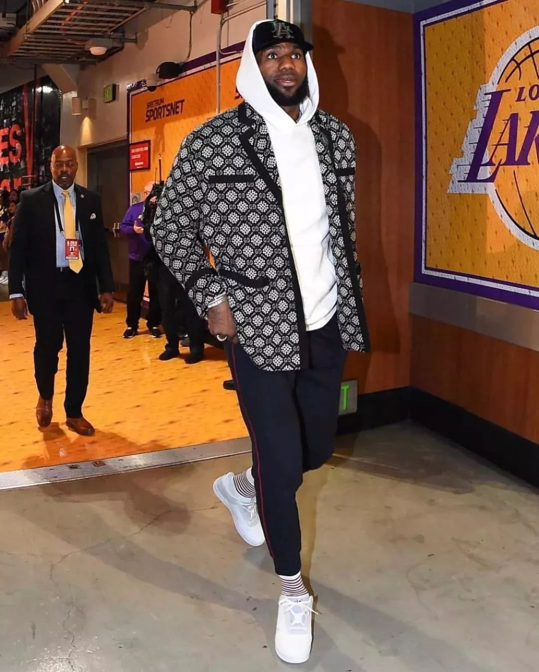 始于球技忠于人品库里,詹姆斯最极致的个人表现