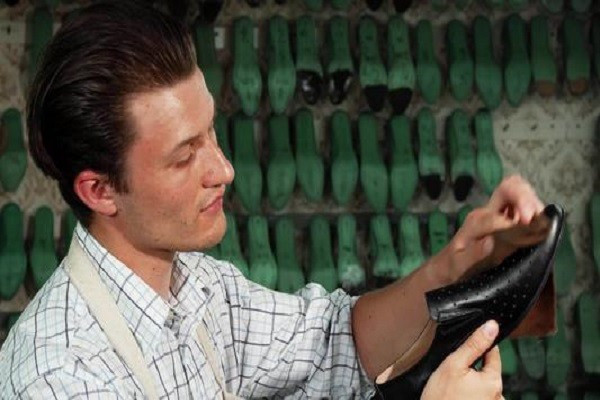 防止皮鞋发霉怎样保存皮鞋,皮鞋放久了发霉味道怎么去除