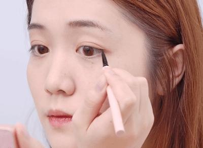 夏天怎么化妆清爽遮瑕不脱妆,夏天如何化妆不脱妆