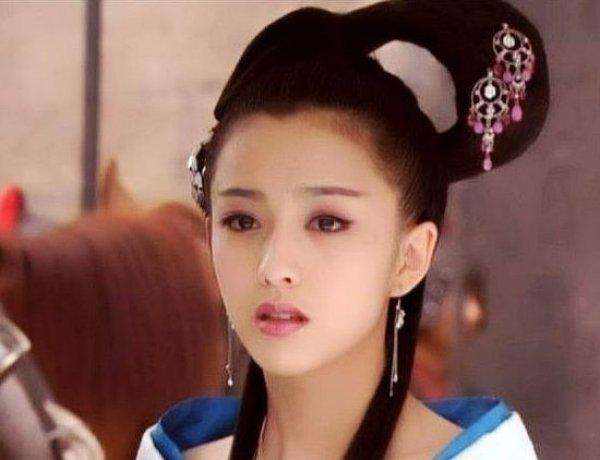 小周后比李煜小多少岁,小周后为什么别的妃子接近李煜