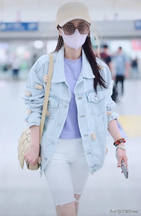 黄圣依穿羽绒服 (黄圣依机场外套)