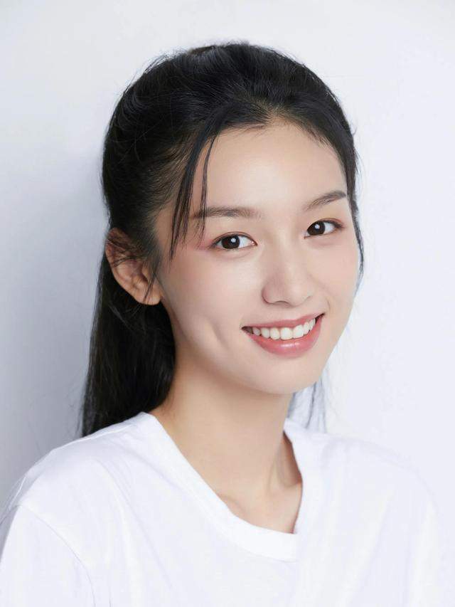 这些“明星同款”口红色号,经典又有气质还不俗气,特女人味很足