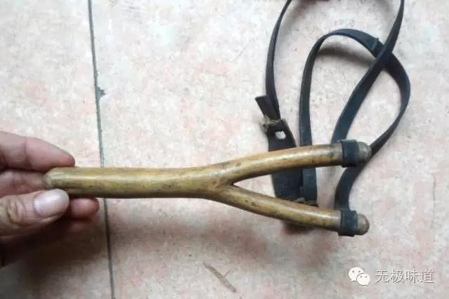 弹弓和皮筋要垂直吗,弹弓和枪有区别吗