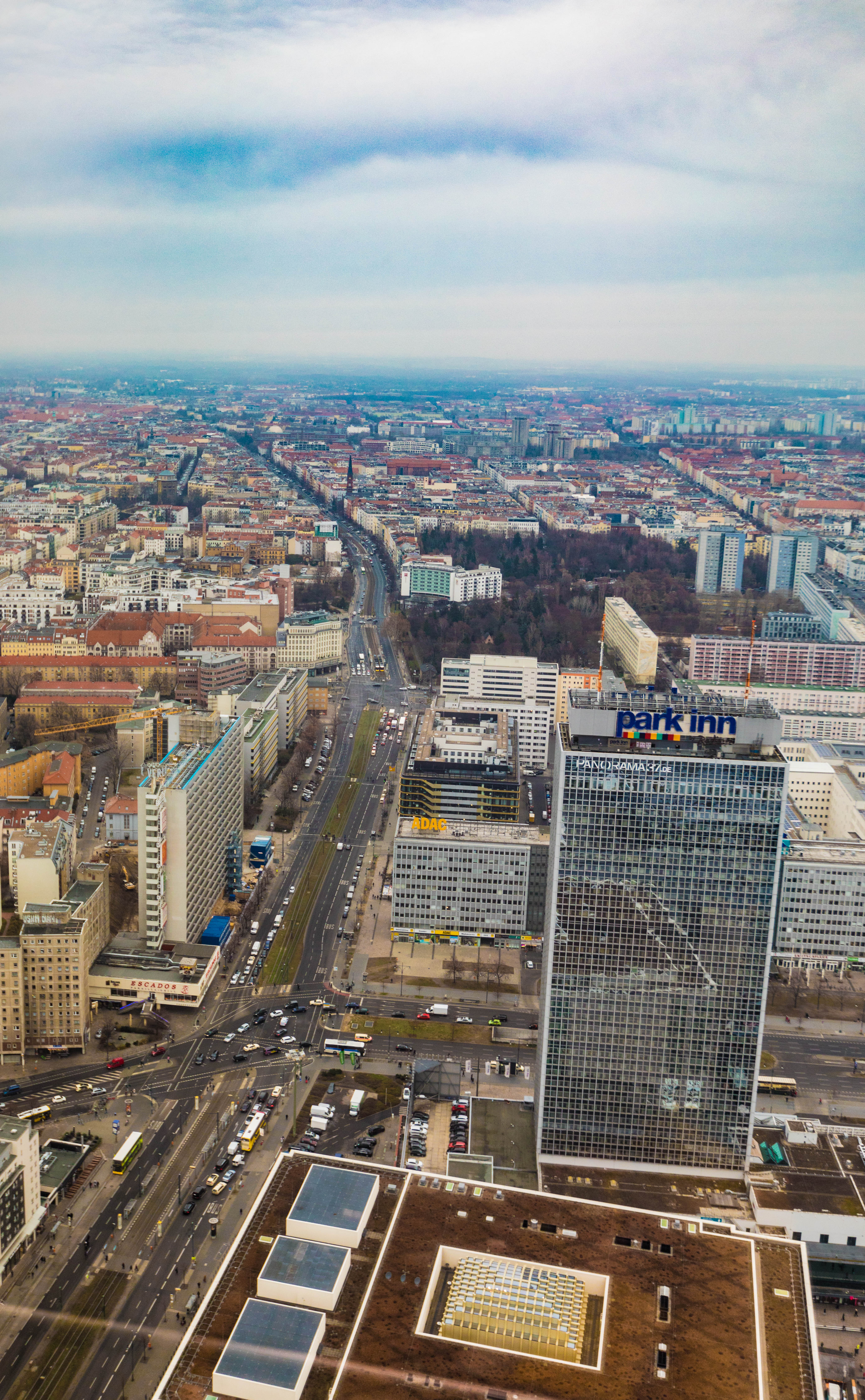 东方明珠和柏林电视塔的区别,柏林有哪些地标性建筑