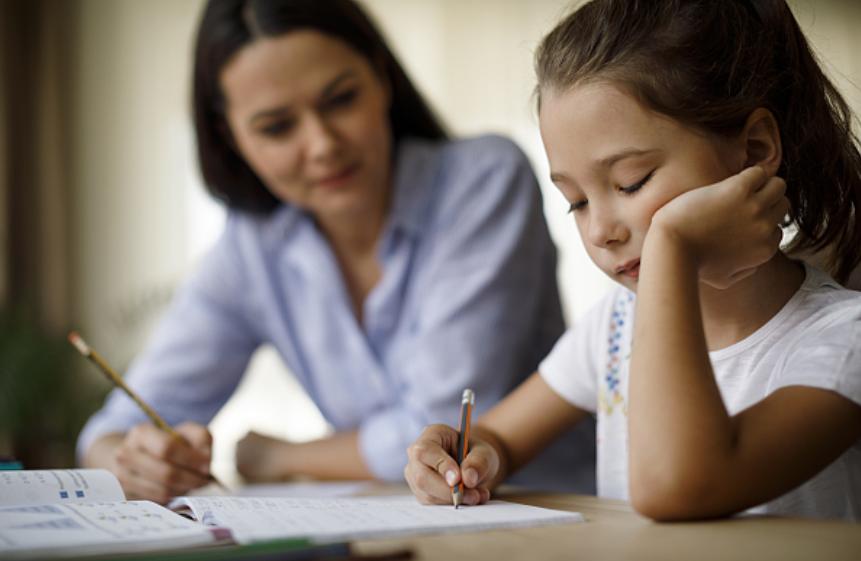 小孩不爱写作业到底该怎么办才好,孩子不爱写作业字也写不好咋办