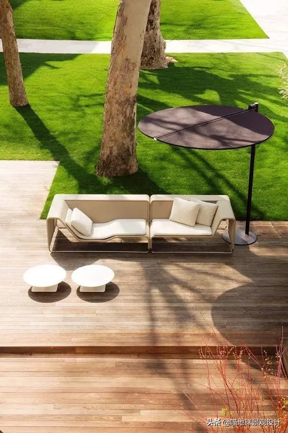 木铺装在私家庭院中的巧妙运用，是个学问