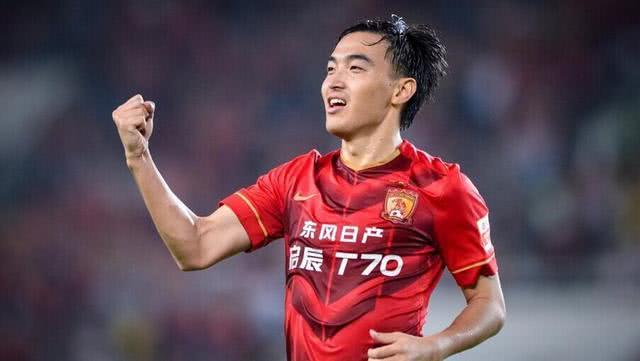 冯潇霆父亲简历,前国足队长冯潇霆简历