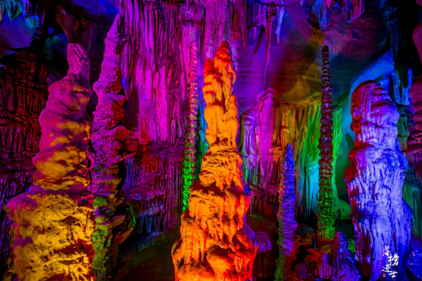 山东沂水地下大峡谷是怎么形成的,沂水地下大峡谷几个景区