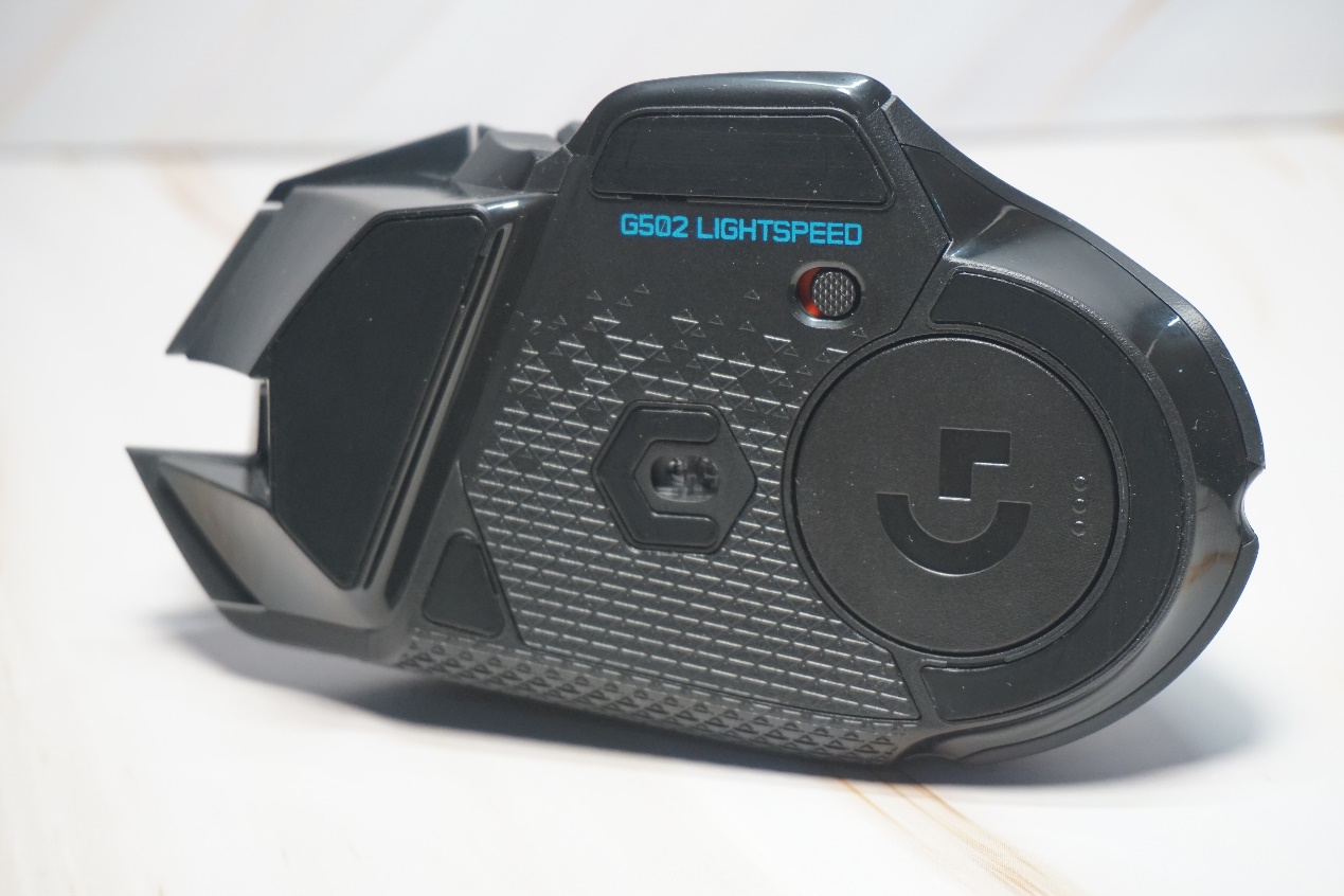 为什么普通鼠标比罗技g502还好用,罗技鼠标g502g402g304哪个顺手
