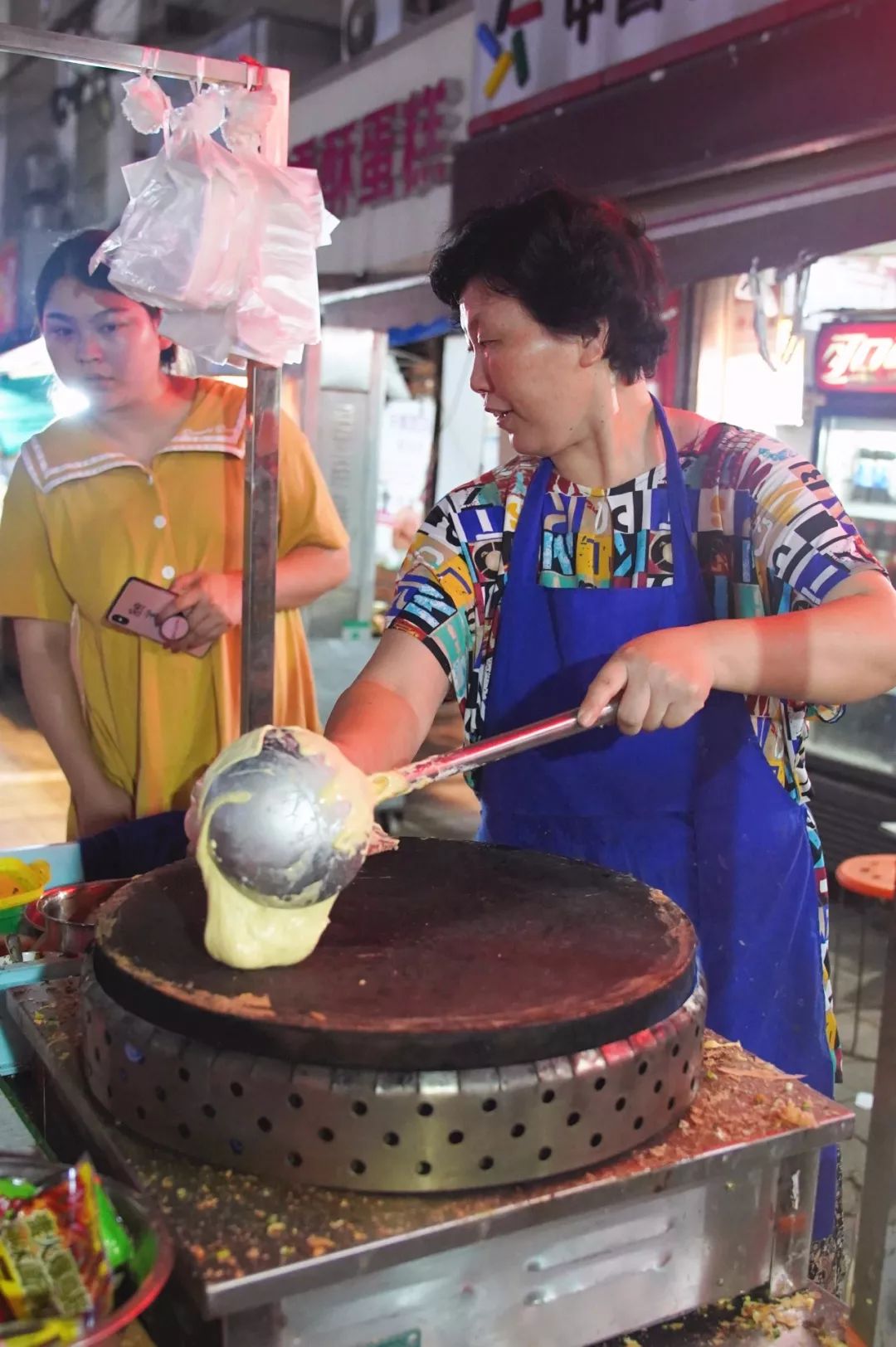 无夜市不夏天!西园里菜场竟然是个“深夜大食堂”?