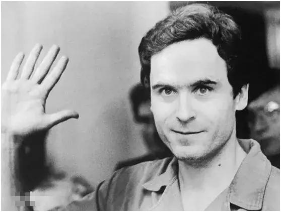 这个恶魔终于死了：女孩，为什么不要高估人性？