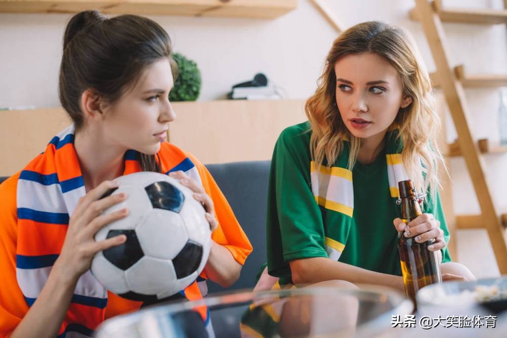 足坛漂亮女球迷,足球场上的好看女生