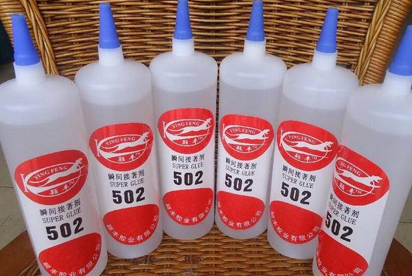 被502胶水粘上洗不掉有白色颗粒,永不脱胶的502胶水怎么去除