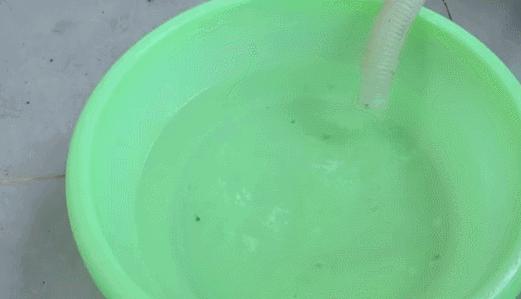 刚洗好的衣服总是会沾满毛絮,洗衣机洗带有粘条衣物怎么洗