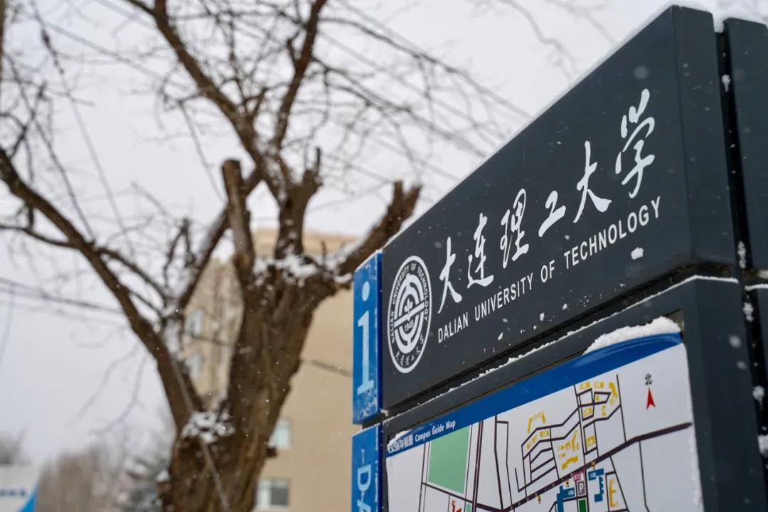 内工大初雪,大工山雪景