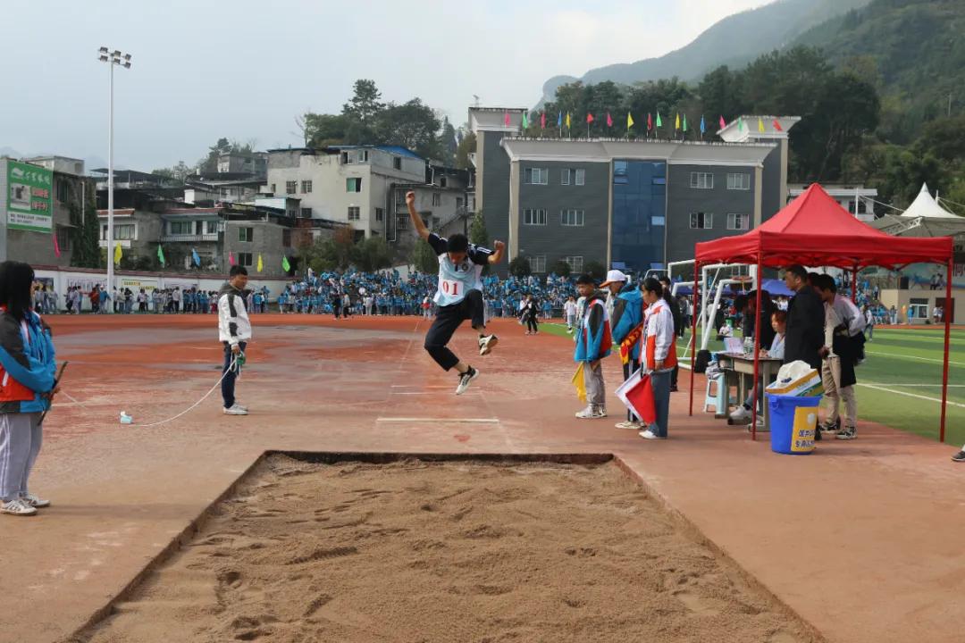 向日葵、比卡丘,嗨翻桐梓这些学校