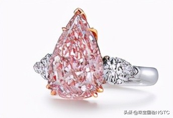 「珠宝集群专题」重温无限惊喜与浪漫：周生生邀您回顾在消博会上展出的臻选珠宝系列