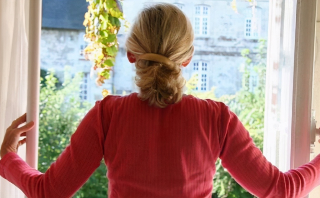 孕期闻刺鼻气味对胎儿有多大影响,孕妇身上有四种气味说明胎儿健康