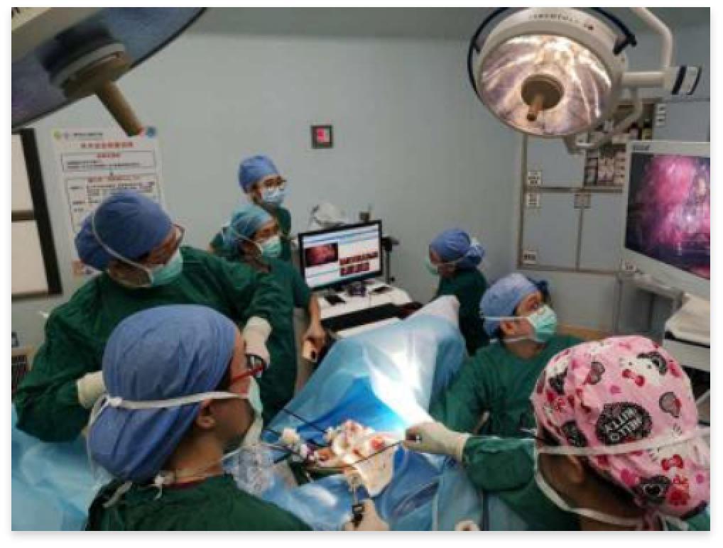 4名医生接力手术12小时接上断掌,四名医生接力手术12小时