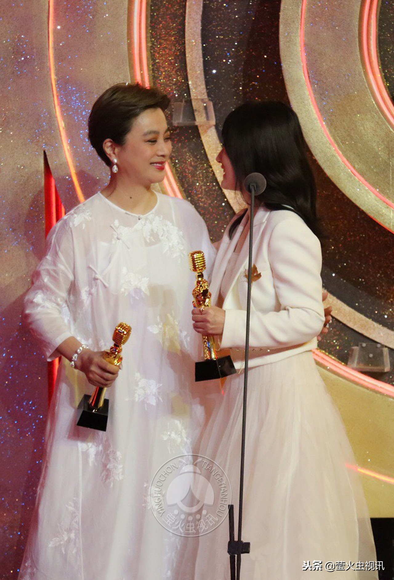 李玲玉杨钰莹两代甜歌后同台,李玲玉和甜歌皇后