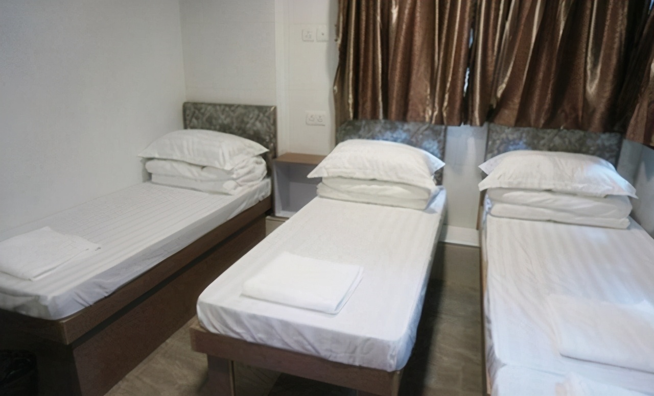 大学附近廉价的宾馆，为什么“生意少”不倒闭？老板套路多