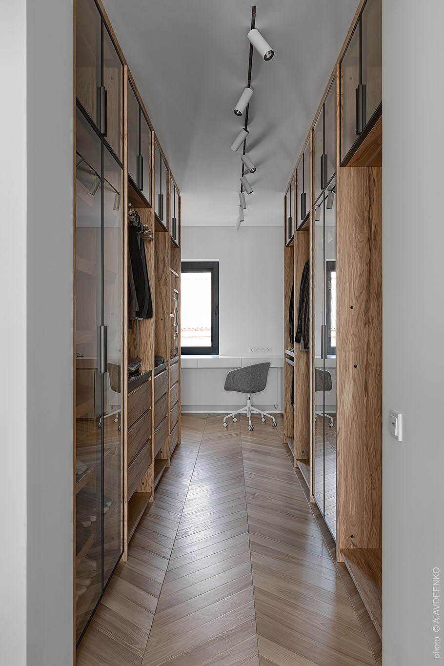 原木地板全屋搭配白色家具效果图,七里河中式原木整装全屋家具定制