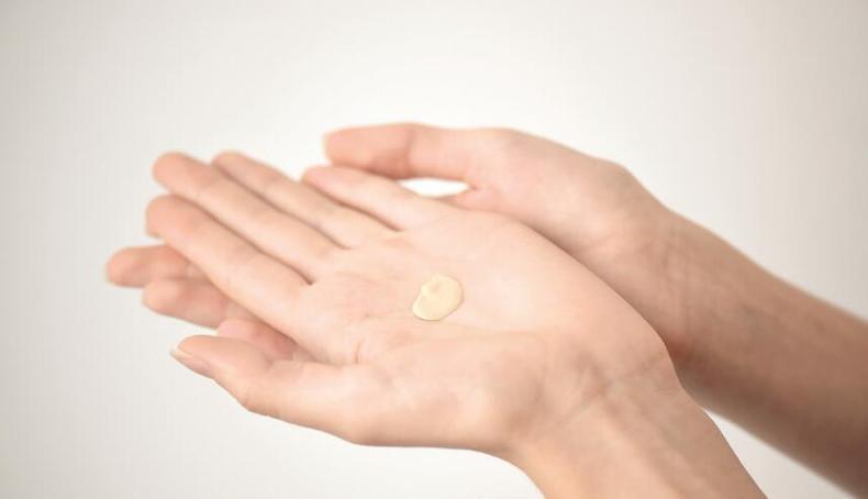 妆前乳和隔离有区别吗,妆前乳和隔离防晒的正确顺序排列