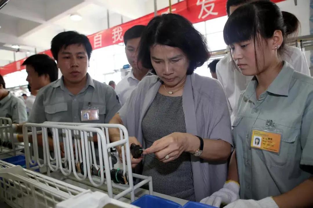 董明珠霸气宣言视频,董明珠铁面无私坚持原则