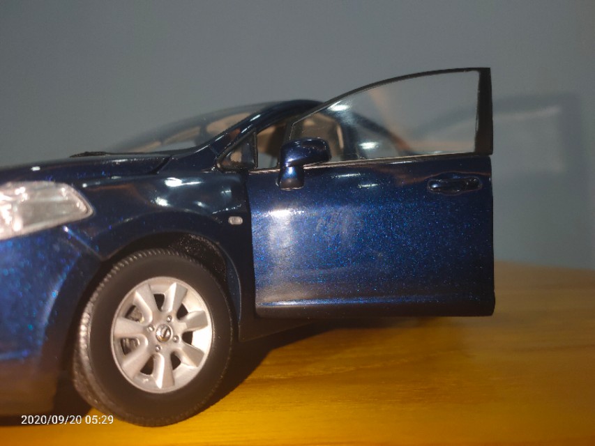 日产骐达老款汽车模型,14岁的暖男