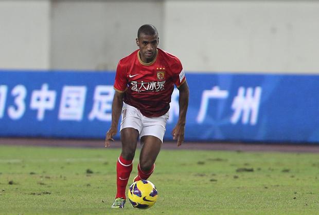 祝福广州队昔日功勋宣布退役,广州榜样2019年