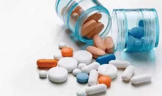 金鼎老人“十一”假期去淇澳岛游玩，33℃高温下中暑呕吐不止！急坏老伴！