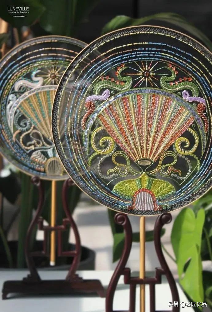 美到窒息！80后姑娘巧手征服刺绣界：奔驰，Prada争相和她合作