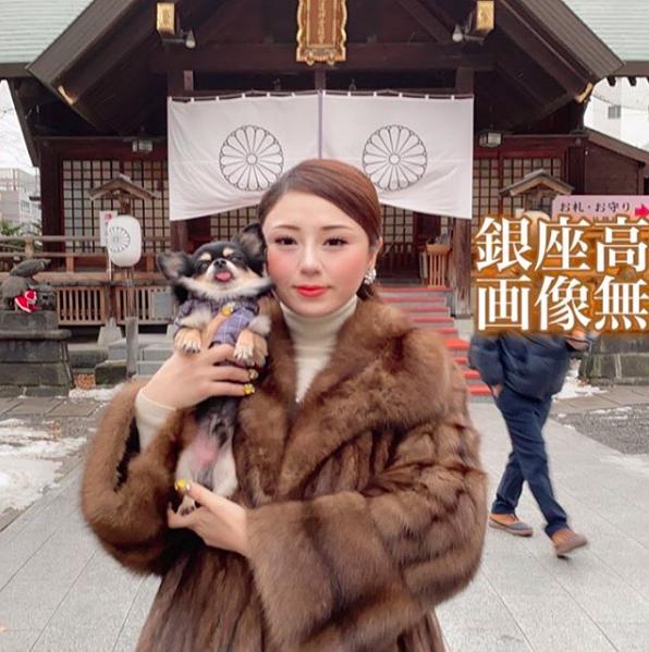 日本微商炫富，年花64万租酒店放包包：有钱人生活就这么朴实无华