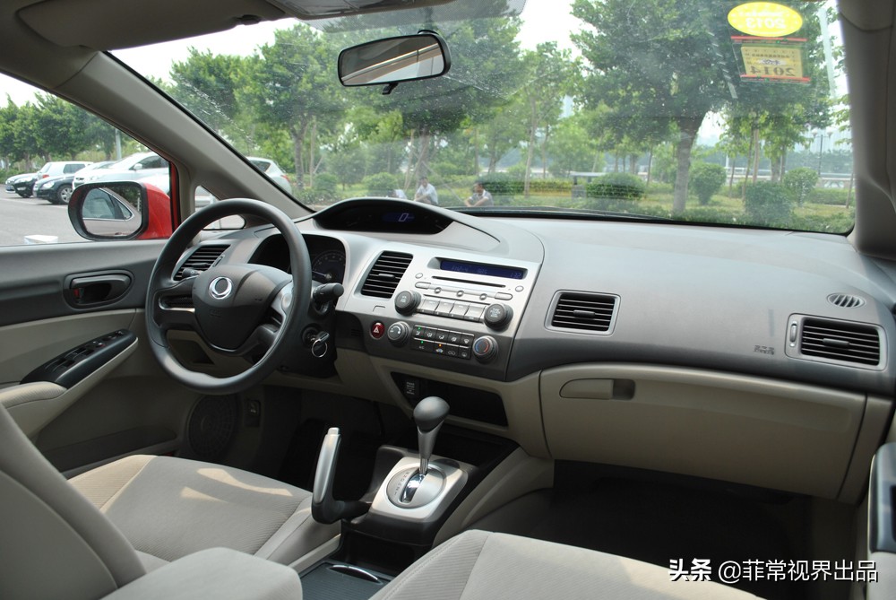 当卡车脏的不成样了该怎样清理,货车上的污渍用什么可以洗掉