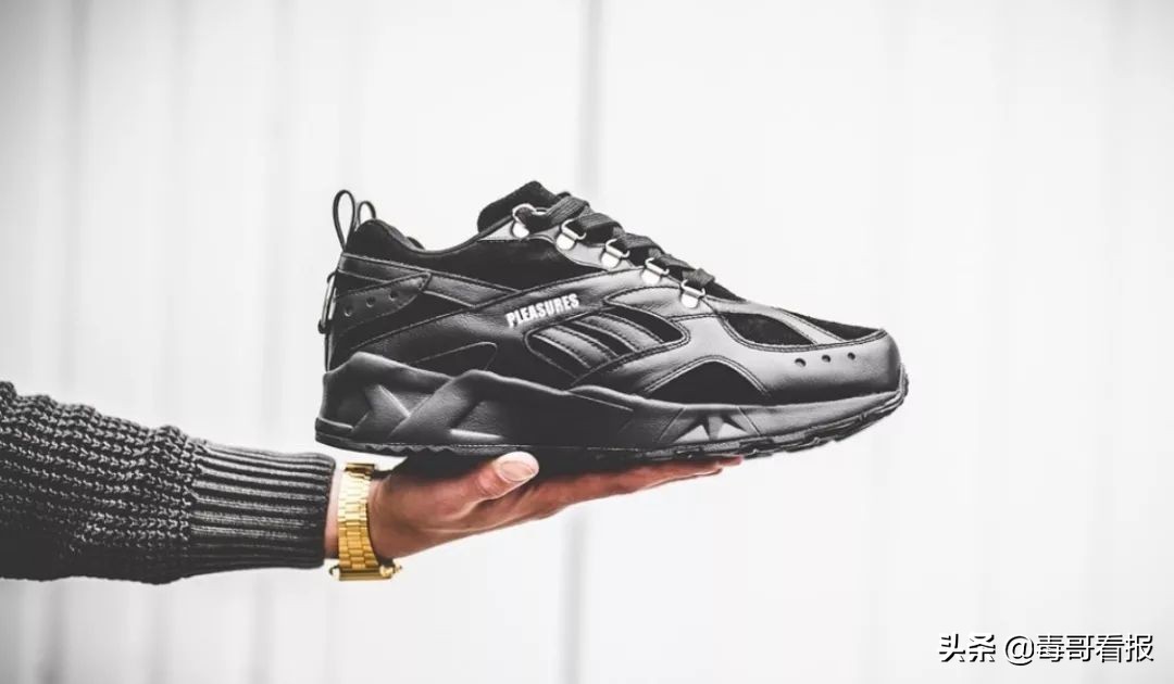 reebok什么意思啊,为什么reebok两个标志