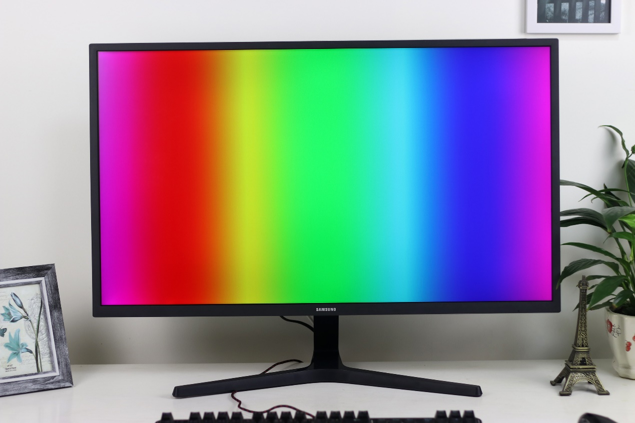 三星显示器玄龙骑士4k144hz,三星32英寸4k显示器s32a700nwc