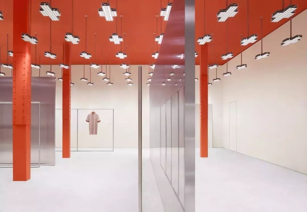 全球仅50多家店、年销售2亿欧元的Acne，门头竟然无LOGO？