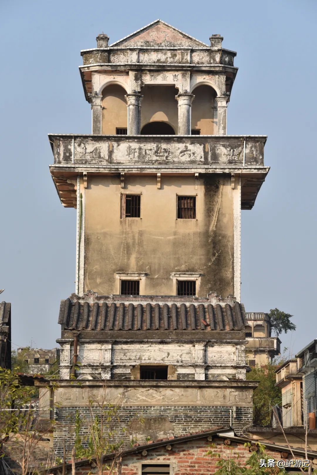 100年前通电话公交车的村庄，出了一位女中豪杰，尚存37座碉楼