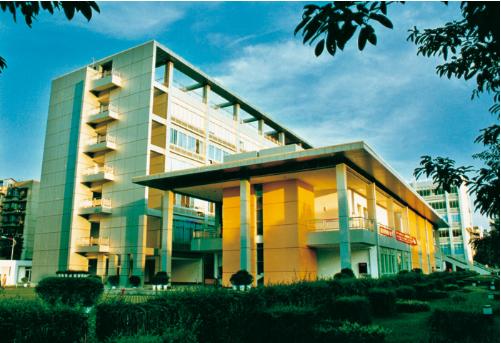 院系几乎全被“掏空”，竟仍能入选985，被誉为“西南第一学府”