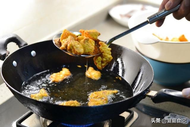 怎么炸酥肉又酥又嫩又好吃,怎样炸酥肉才外酥里嫩