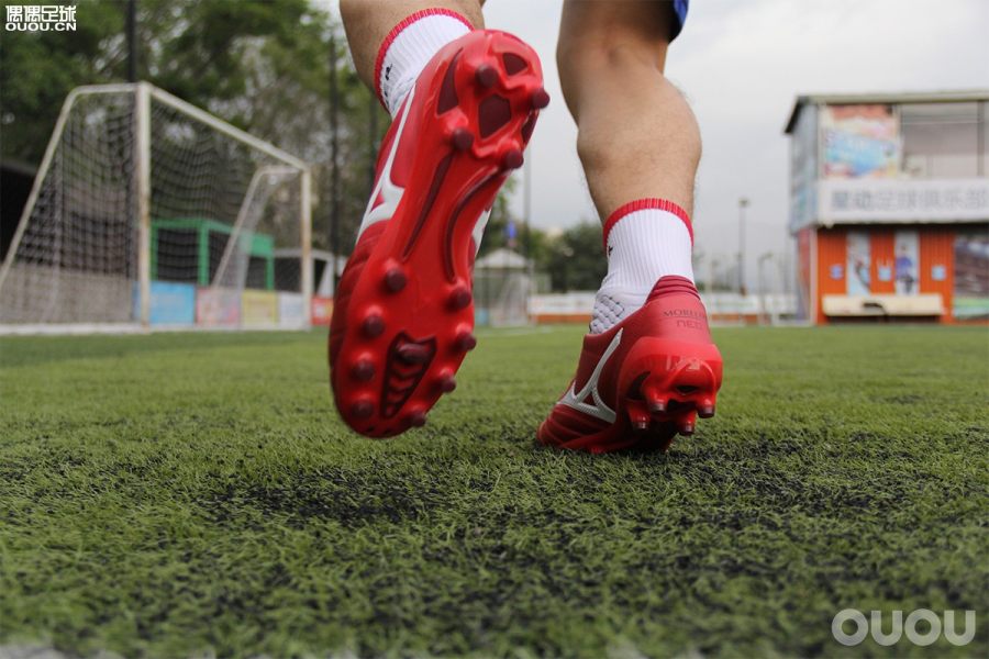 morelianeoii足球鞋,neo3pro足球鞋测评