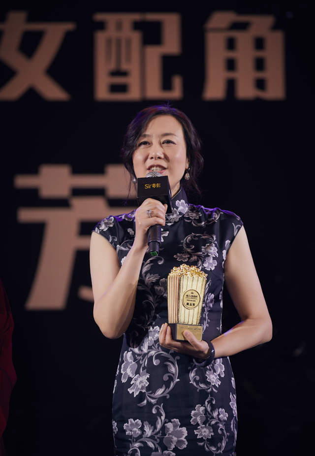 人生吴玉芳和江嘉良一家四口同框,江嘉良和吴玉芳年轻时候的照片