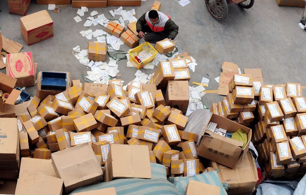 三次“*身卖**”的天天快递，你还记得吗？没有资本，还想生存？